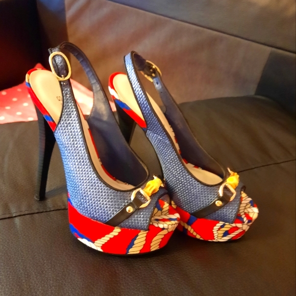 Women shoes with hills, like new, size 6.5 $ 40 - Picture 2 of 5